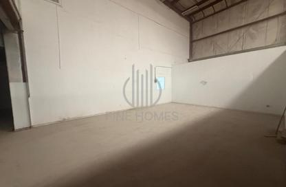 مستودع - استوديو - 3 للايجار في سترة - المحافظة الوسطى