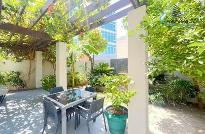 فيلا - 6 غرف نوم - 6 حمامات للبيع في شارع أمواج - أمواج - المحرق