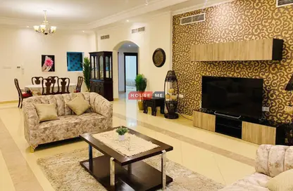Apartment - 3 Bedrooms - 3 Bathrooms for rent in Al Juffair - Capital Governorate