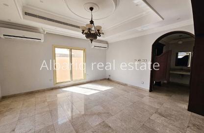 Villa - 5 Bedrooms - 6 Bathrooms for sale in Tubli - Central Governorate