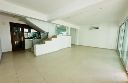 Compound - 4 Bedrooms - 5 Bathrooms for rent in Saar - Northern Governorate