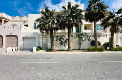 Compound - 4 Bedrooms - 5 Bathrooms for rent in Saar - Northern Governorate