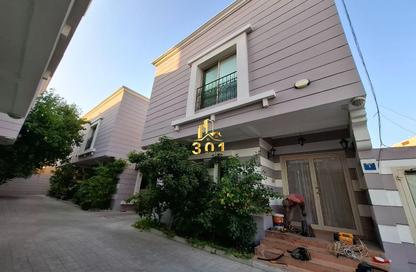 Villa - 3 Bedrooms - 4 Bathrooms for rent in Busaiteen - Muharraq Governorate
