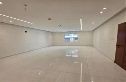 Apartment - 3 Bedrooms - 4 Bathrooms for sale in Hidd - Muharraq Governorate