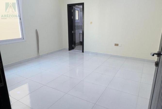 995697 - Property Image 2