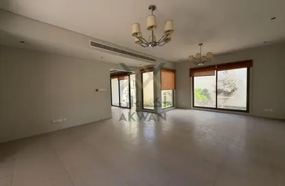 Villa - 4 Bedrooms - 4 Bathrooms for rent in Janabiya - Northern Governorate