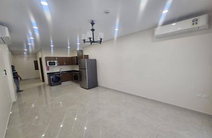 Apartment - 2 Bedrooms - 2 Bathrooms for rent in Al Burhama - Manama - Capital Governorate