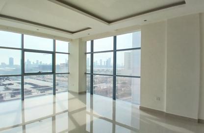Apartment - 2 Bedrooms - 3 Bathrooms for rent in Busaiteen - Muharraq Governorate