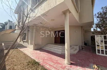 Villa - 4 Bedrooms - 4 Bathrooms for rent in Mahooz - Manama - Capital Governorate