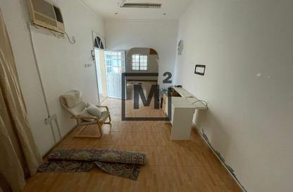 Whole Building - 5 Bedrooms - 5 Bathrooms for sale in Bu Kowarah - Riffa - Southern Governorate