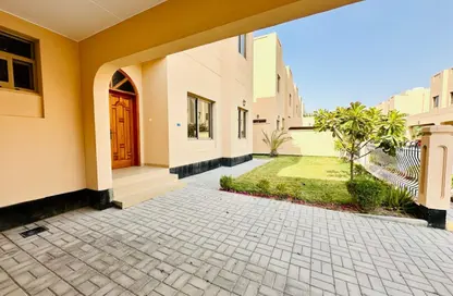 فيلا - 4 غرف نوم - 5 حمامات للايجار في الجنبية - المحافظة الشمالية