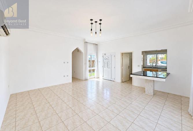 56921011 - Property Image 3