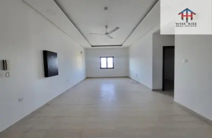 شقة - 3 غرف نوم - 4 حمامات للايجار في الحد - المحرق