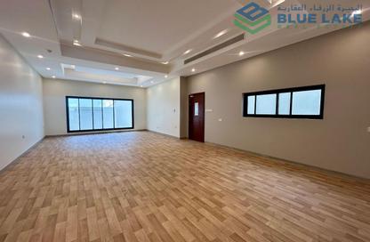 Villa - Studio - 5 Bathrooms for rent in Salmaniya - Manama - Capital Governorate