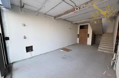 مكتب - غرفة نوم للايجار في الجنبية - المحافظة الشمالية