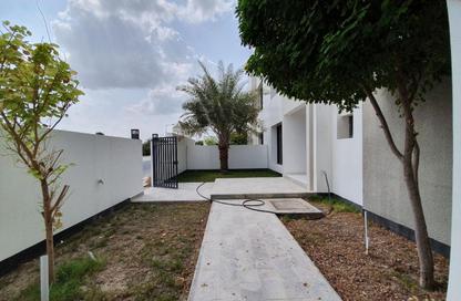 Villa - 4 Bedrooms - 5 Bathrooms for rent in Saar - Northern Governorate