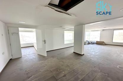 Show Room - Studio - 2 for rent in Salmabad - Central Governorate