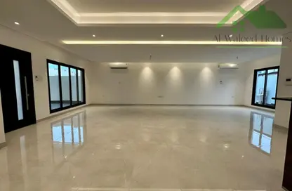 فيلا - 3 غرف نوم - 5 حمامات للايجار في البسيتين - المحرق