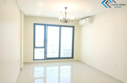 Apartment - 2 Bedrooms - 2 Bathrooms for rent in Al Burhama - Manama - Capital Governorate