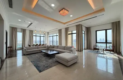 Apartment - 4 Bedrooms - 6 Bathrooms for rent in Reef Island - Capital Governorate