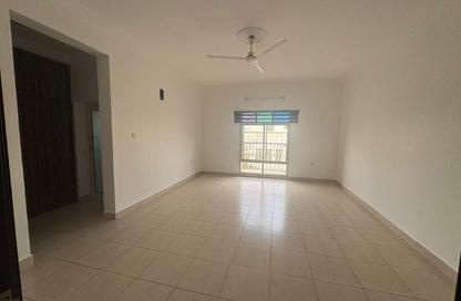 Apartment - 3 Bedrooms - 2 Bathrooms for rent in Tubli - Central Governorate