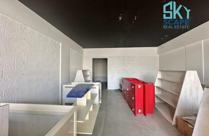 Retail - Studio for rent in Zinj - Manama - Capital Governorate