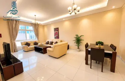 Apartment - 2 Bedrooms - 3 Bathrooms for rent in Mahooz - Manama - Capital Governorate