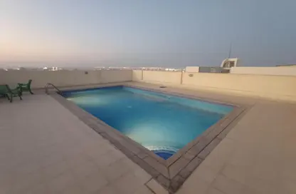 Apartment - 2 Bedrooms - 3 Bathrooms for rent in Busaiteen - Muharraq Governorate