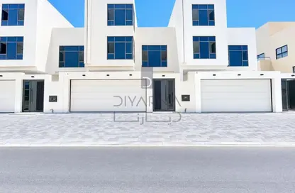 فيلا - 4 غرف نوم - 6 حمامات للبيع في البسيتين - المحرق