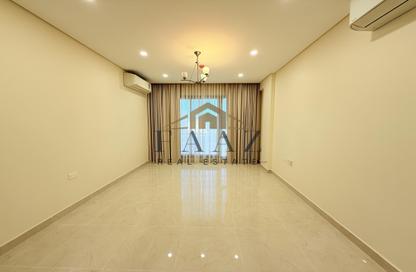 Apartment - 2 Bedrooms - 2 Bathrooms for rent in Al Burhama - Manama - Capital Governorate