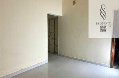 Apartment - 3 Bedrooms - 2 Bathrooms for rent in Manama Souq - Manama - Capital Governorate Apartment - 3 Bedrooms - 2 Bathrooms for rent in Manama Souq - Manama - Capital Governorate