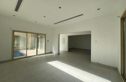 Compound - 4 Bedrooms - 4 Bathrooms for rent in Saar - Northern Governorate