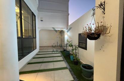 Villa - 3 Bedrooms - 4 Bathrooms for rent in Janabiya - Northern Governorate