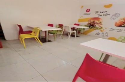 متجر - استوديو - 1 حمام للايجار في شارع المعارض - الحورة - محافظة العاصمة