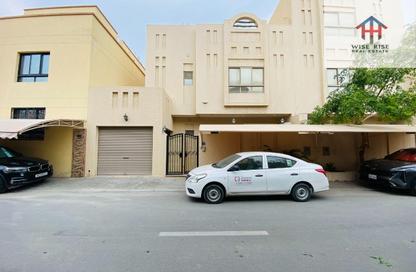 Villa - 4 Bedrooms - 5 Bathrooms for rent in Zinj - Manama - Capital Governorate