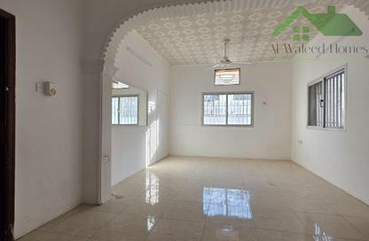 Villa - 5 Bedrooms - 3 Bathrooms for rent in Muharraq - Muharraq Governorate