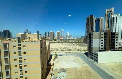 Apartment - 1 Bedroom - 1 Bathroom for rent in Al Burhama - Manama - Capital Governorate