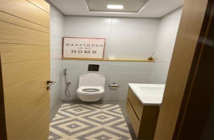Apartment - 1 Bedroom - 2 Bathrooms for sale in Al Juffair - Capital Governorate