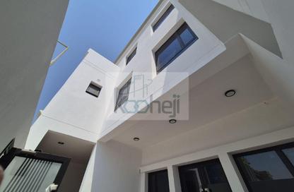 Villa - 6 Bedrooms - 7 Bathrooms for sale in Busaiteen - Muharraq Governorate