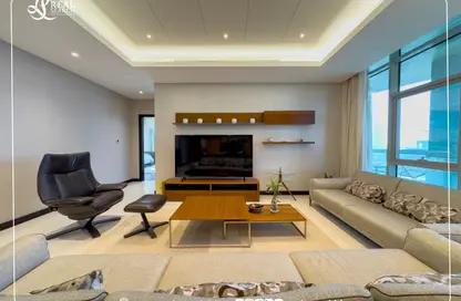 Apartment - 4 Bedrooms - 6 Bathrooms for rent in Reef Island - Capital Governorate