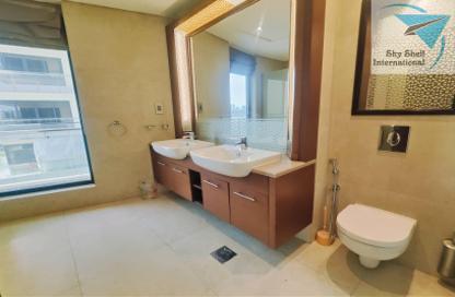 Apartment - 2 Bedrooms - 3 Bathrooms for rent in Reef Island - Capital Governorate