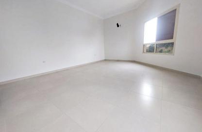 Whole Building - 2 Bedrooms - 2 Bathrooms for rent in Maqabah - Northern Governorate