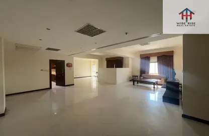 Apartment - 3 Bedrooms - 4 Bathrooms for rent in Seef - Capital Governorate