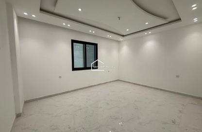 Apartment - 5 - 5 for sale in Hidd - Muharraq Governorate