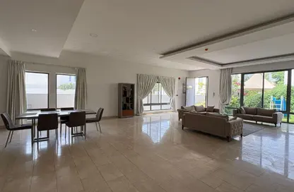 Villa - 4 Bedrooms - 6 Bathrooms for rent in Saar - Northern Governorate