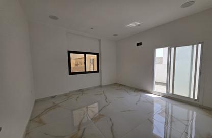 عمارة بالكامل - 7+ - 7+ للبيع في سند - المحافظة الوسطى