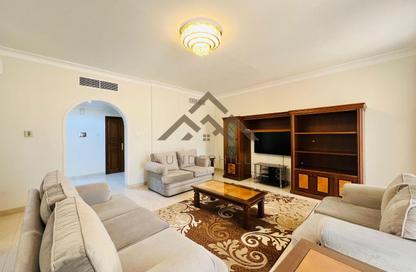 Apartment - 3 Bedrooms - 3 Bathrooms for rent in Al Juffair - Capital Governorate