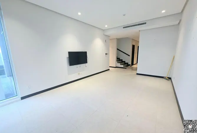 56182943 - Property Image 2