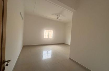 Apartment - 2 Bedrooms - 2 Bathrooms for rent in Tubli - Central Governorate