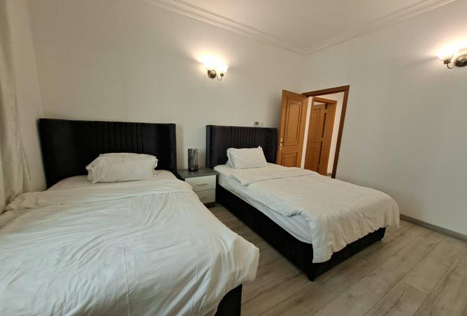 992226 - Property Image 3